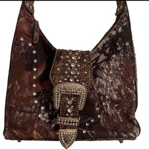 Insane beautiful camo gemstone 2000s hand bag w belt buckle